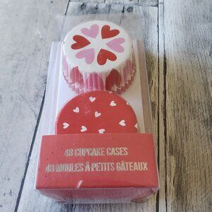 NWT - Meri Meri Cupcake Cases with Hearts 48 standard-size, disposable paper